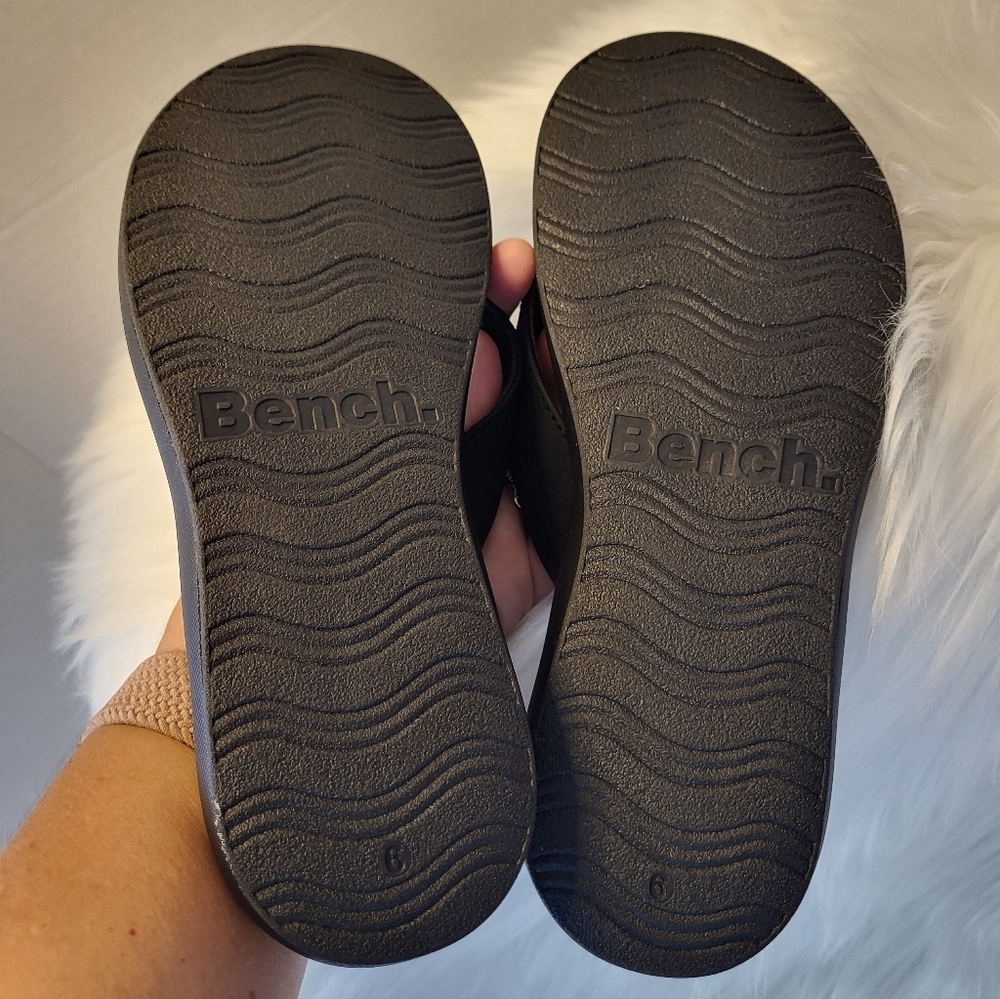 Bench Women Black Flip Flops, Size 6 - Picture 4 of 5